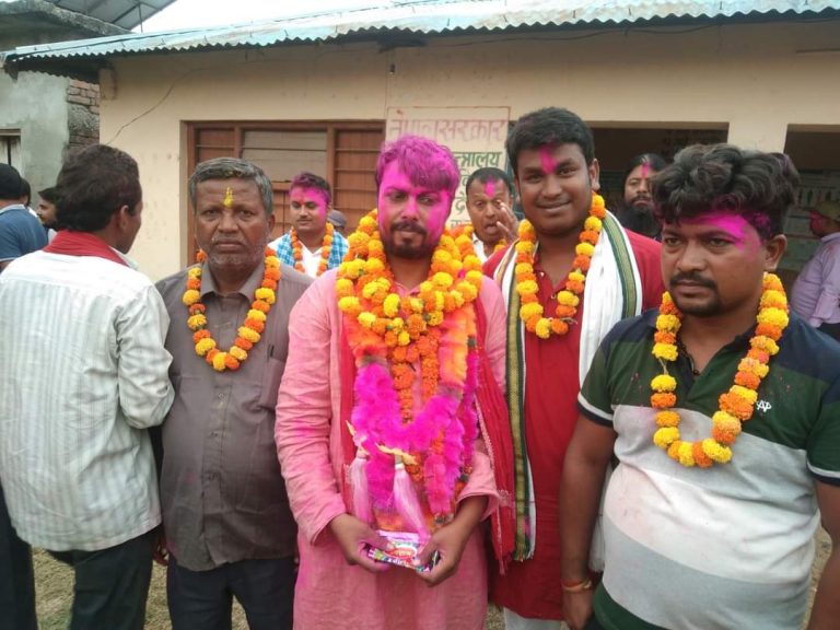 प्रधानाध्यापकबाट राजीनामा दिएका रामाशंकर कुशवाहा मेयरमा निर्वाचित ।।