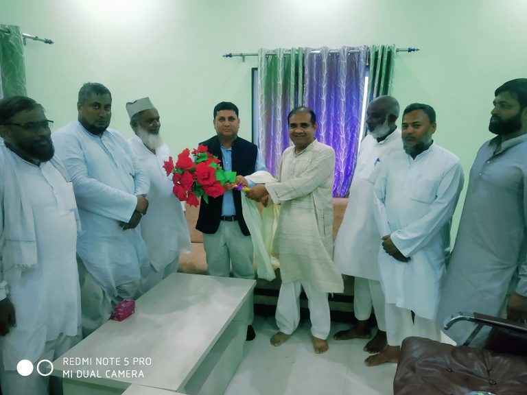 उपाध्यक्ष मौलाना मशहुद खां लाई मंत्री वसीउद्दीन खां ले दिए बधाई