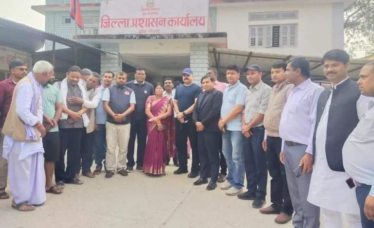 विद्युत् प्राधिकरण मौलापुरका कर्मचारी झन्डै डेढ महिना पछि काममा फर्किँदै