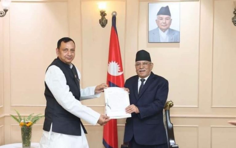 सङ्घीयता कार्यान्वयनको माग गर्दै प्रधानमन्त्रीलाई छ बुँदे ध्यानाकर्षणपत्र