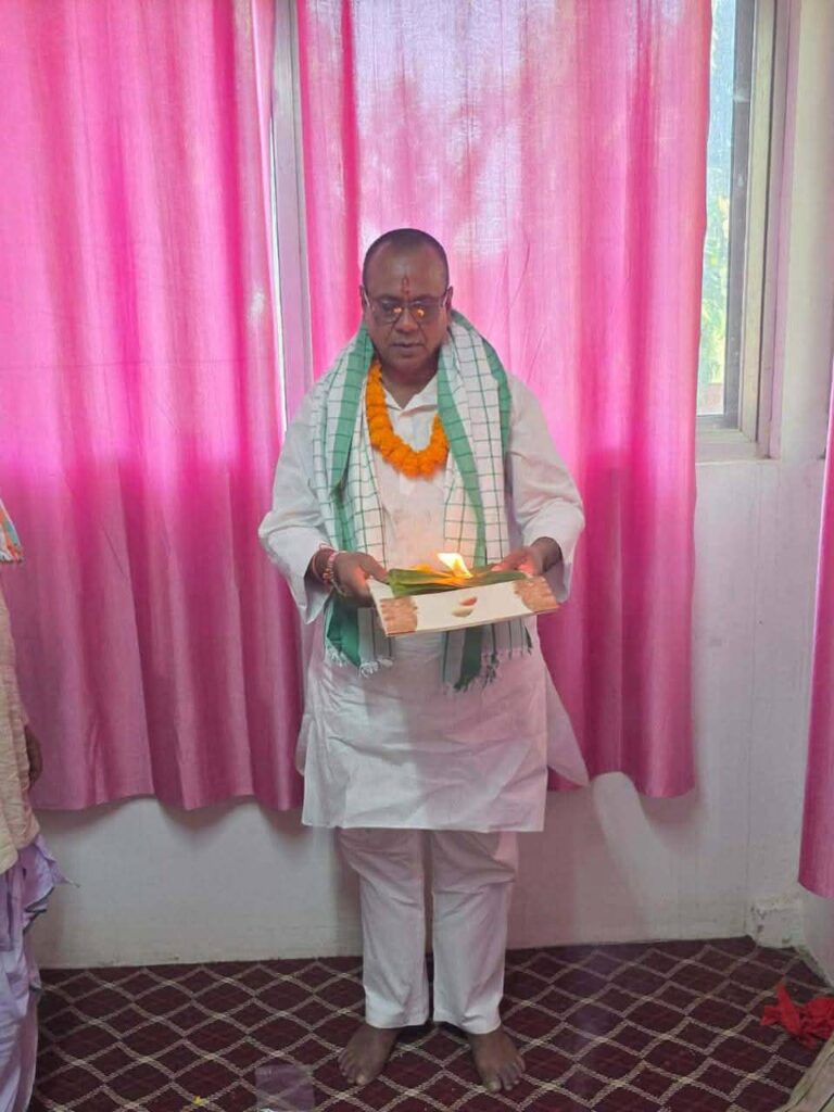 मधेश प्रदेशका नयाँ मुख्यमन्त्री कृष्णप्रसाद यादवले गरे गृहप्रवेश